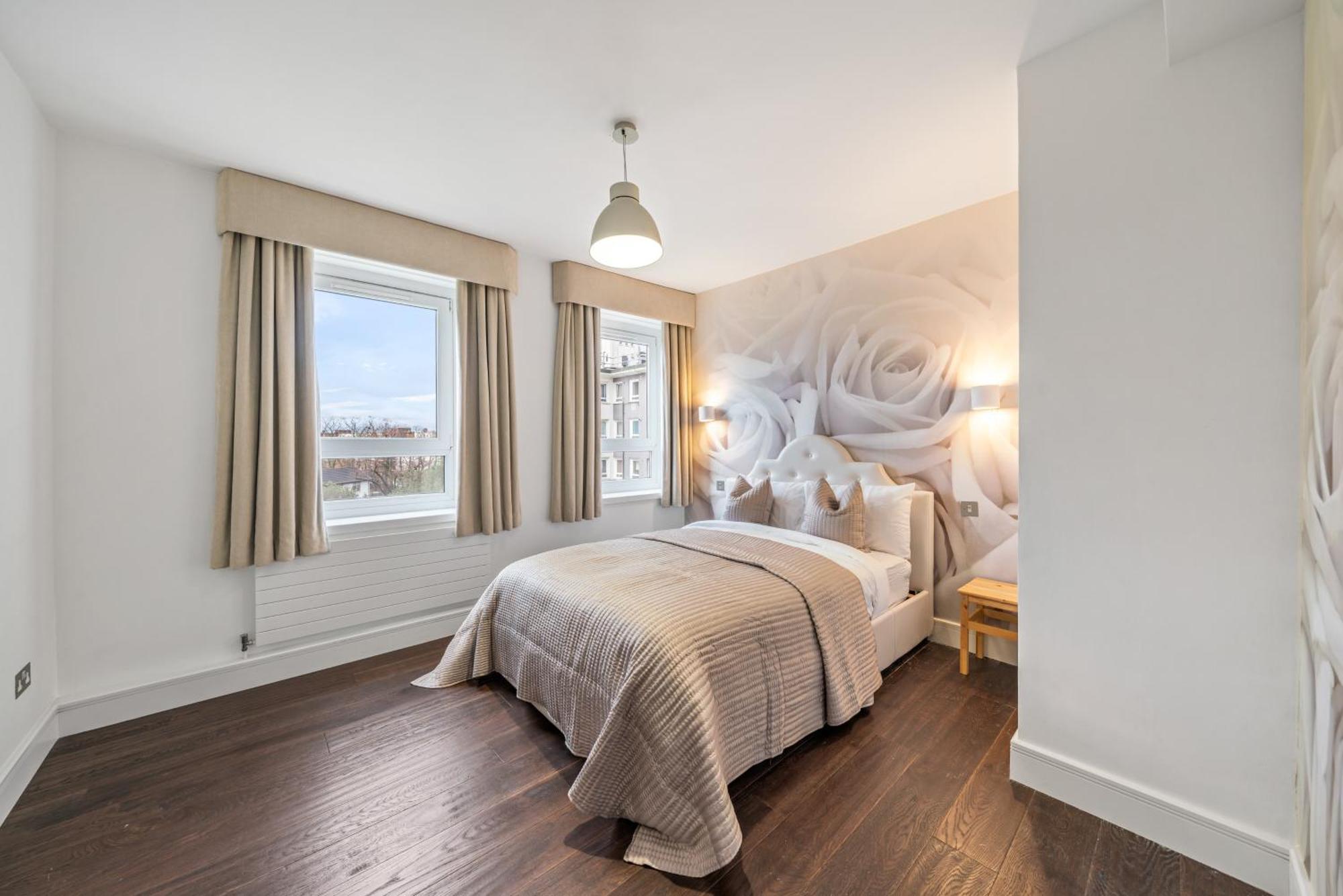 Relax, Play And Work In London Apartment Exterior photo