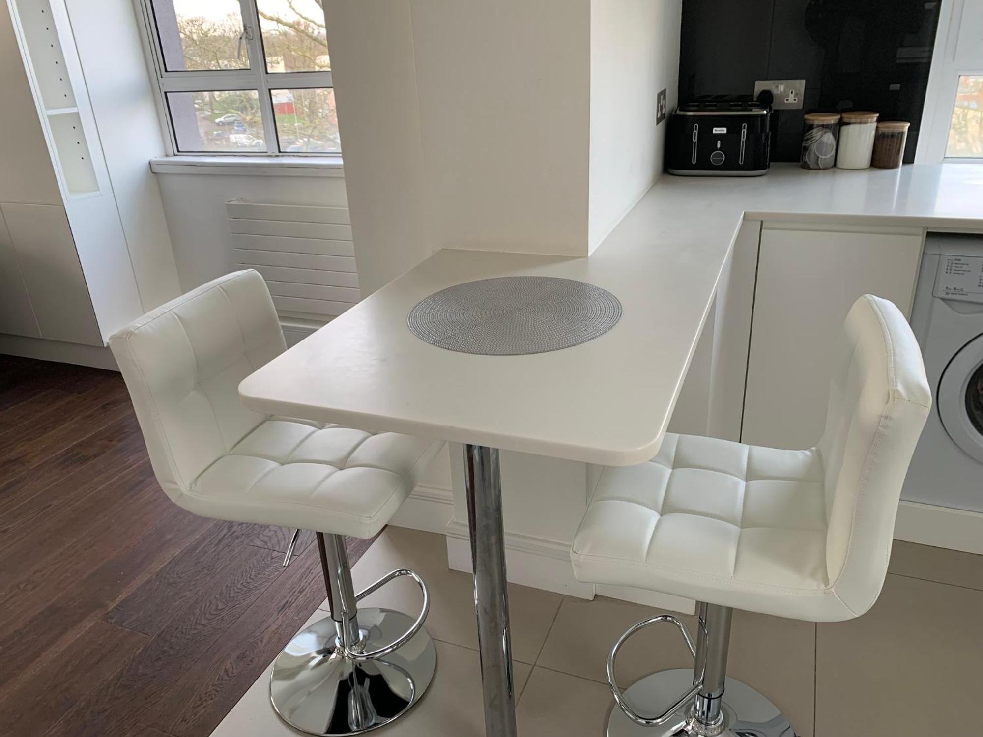 Relax, Play And Work In London Apartment Exterior photo